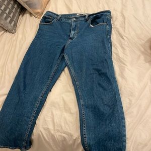 “The Mom” high rise abercrombie and fitch jeans, size 31, straight leg